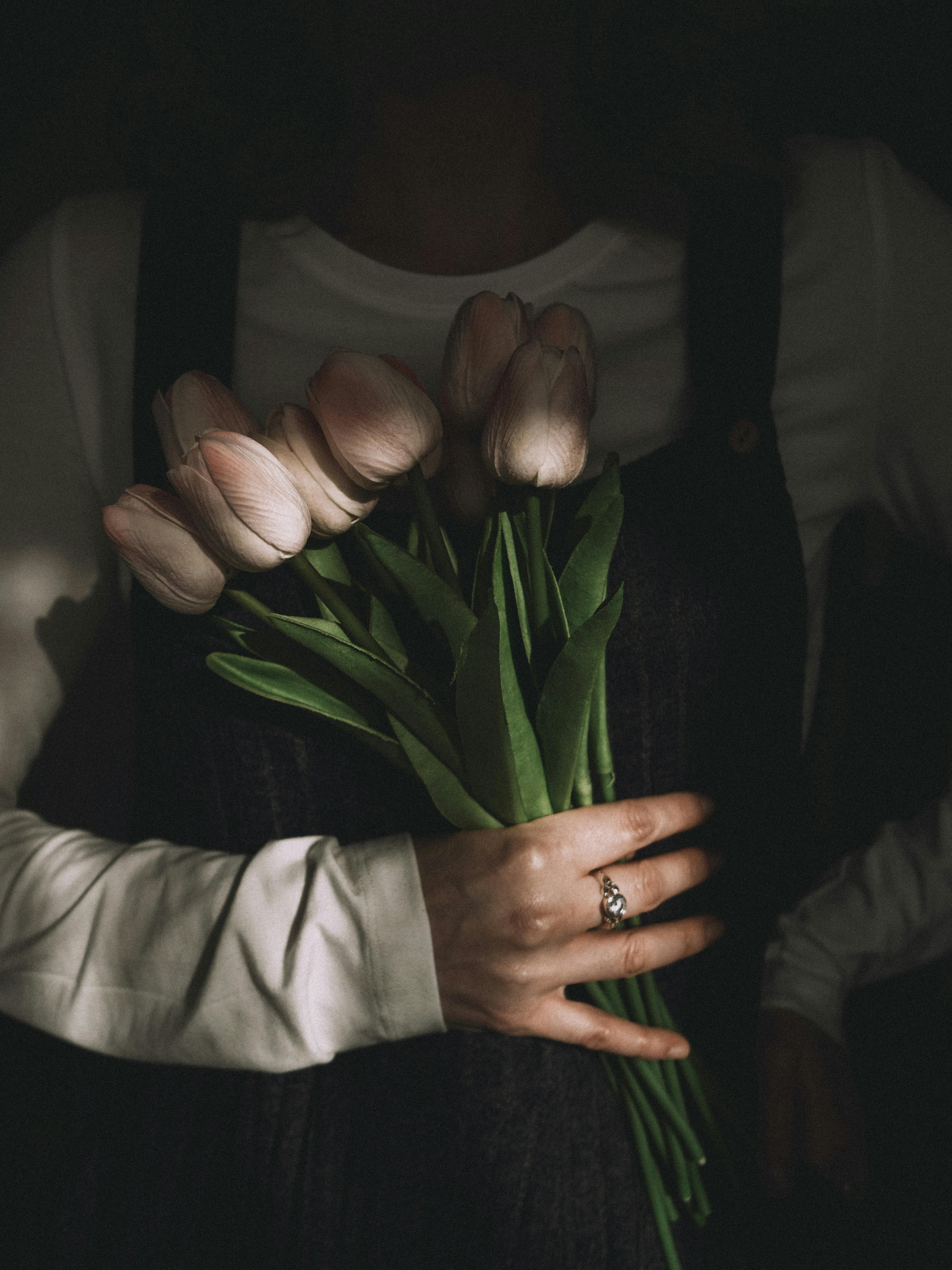 The Pain Of Feeling Unseen, When Surrounded By People